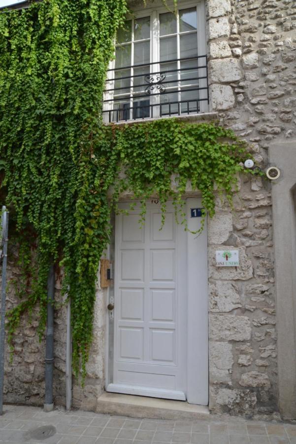 Dnj Appart Hotel Meung-sur-Loire Exteriör bild